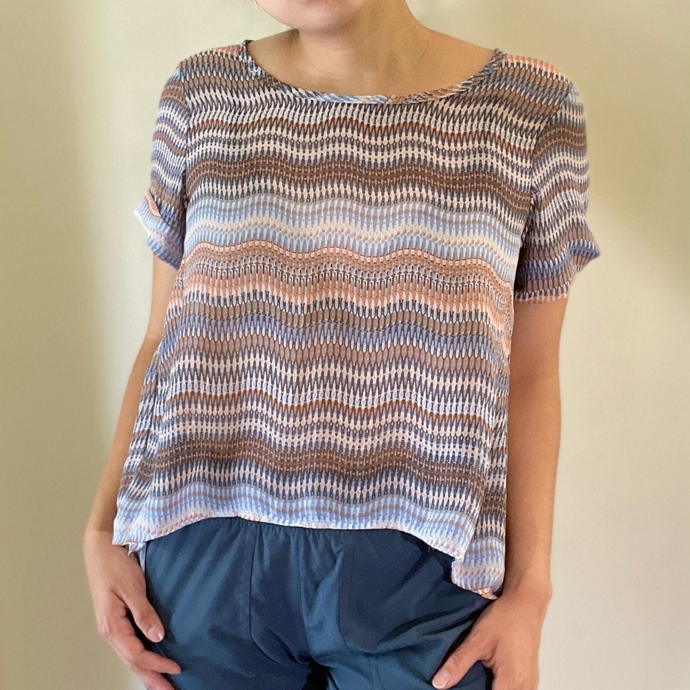 Adjustable sheer patterned top